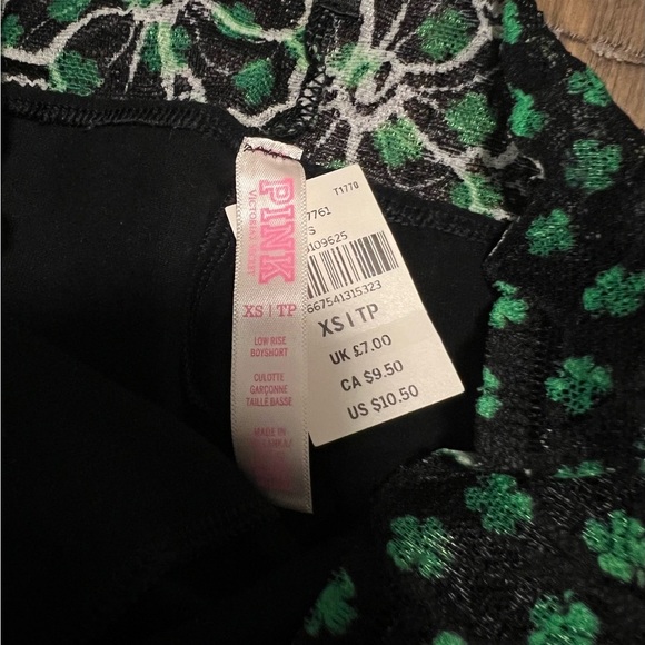 NWT Victoria’s Secret Low Rise Boyshort extra small XS with lace clover trim - Picture 3 of 3